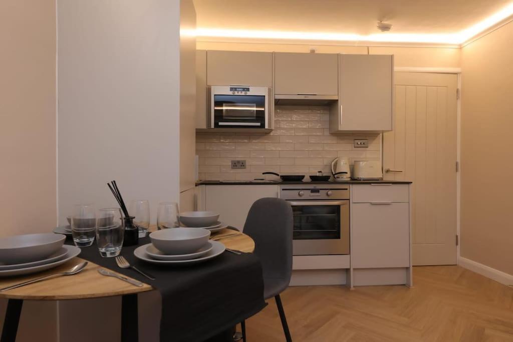 Riverside Serviced Apartments London Exterior photo