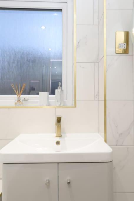 Riverside Serviced Apartments London Exterior photo