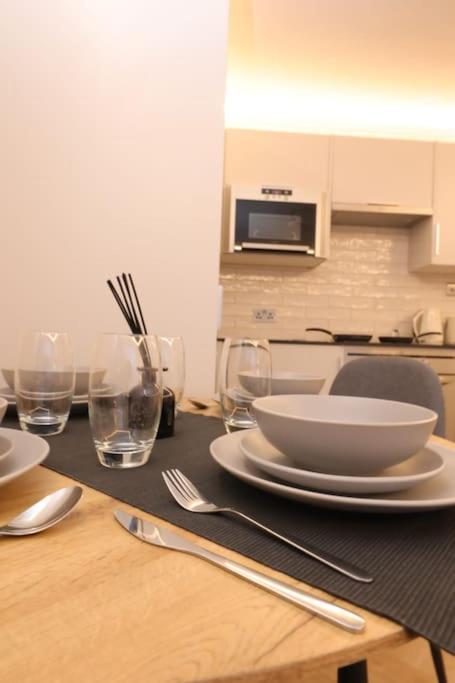 Riverside Serviced Apartments London Exterior photo